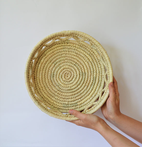 Round decor palm leaves tray