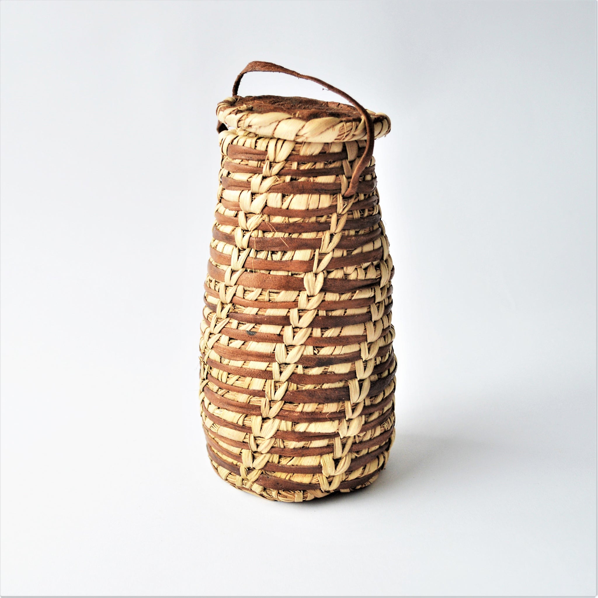 Moroccan rustic basket, Leather & palm leaf jewelry pot