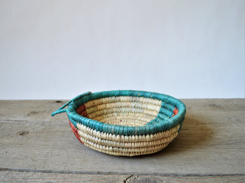 Hand woven bowl, Africa straw plate