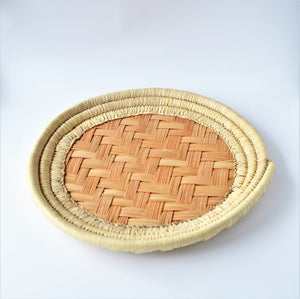 Round hand-woven bread basket (made of palm leaves)