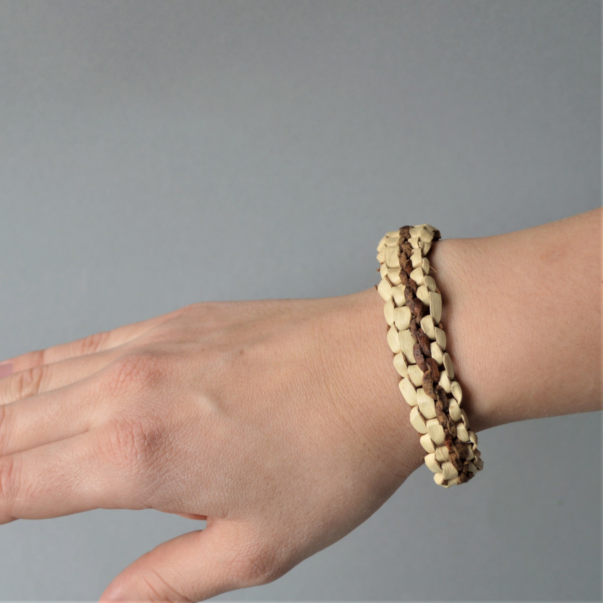Bohemian minimal leather & palm leaves bracelet
