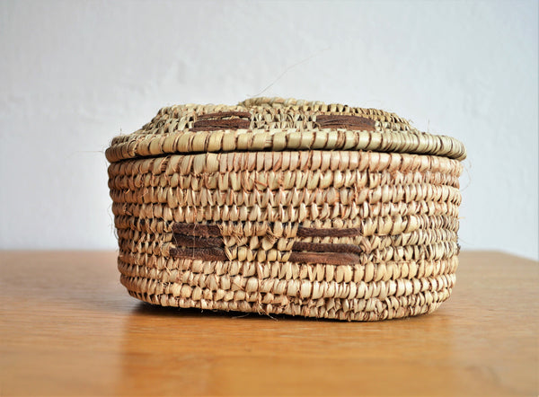 Ethnic Egyptian woven straw box with a fitted lid