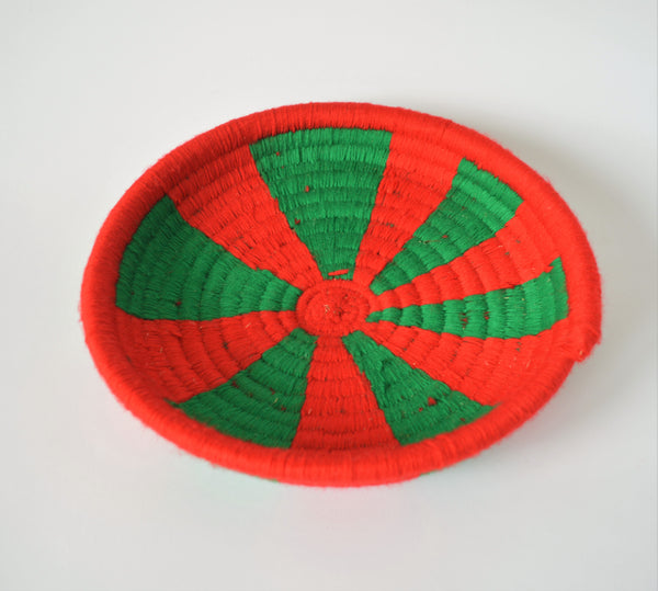 Egyptian wool palm fruit plate (green and red)