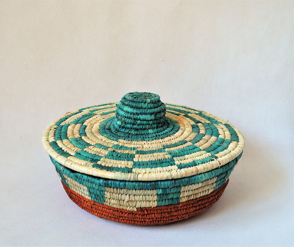 Wide basket, Straw pot