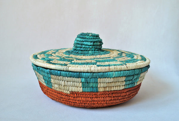 Wide basket, Straw pot