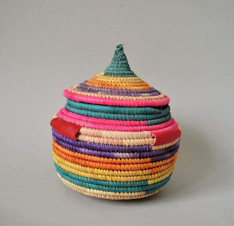 Traditional basket with lid (Pink)