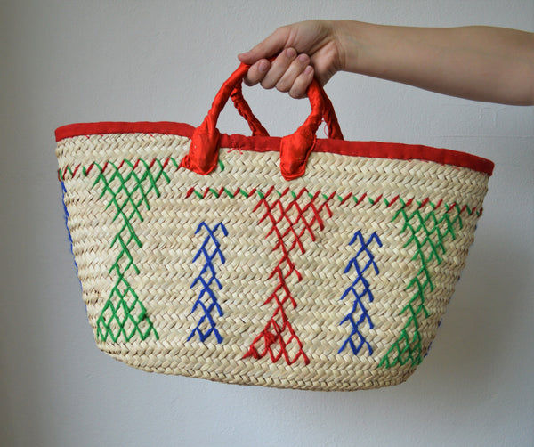 Rectangle basket bag with traditional decoration