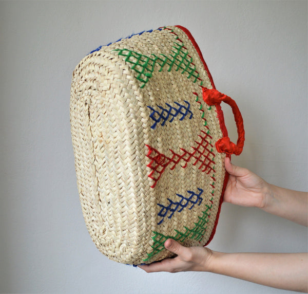 Rectangle basket bag with traditional decoration