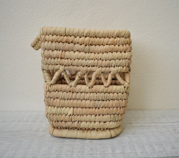Woven straw vase, Table decor