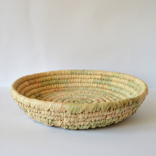 Woven bread or fruit plate