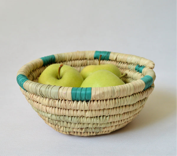 Woven fruit basket - green