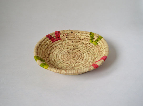 Handwoven tray palm straw