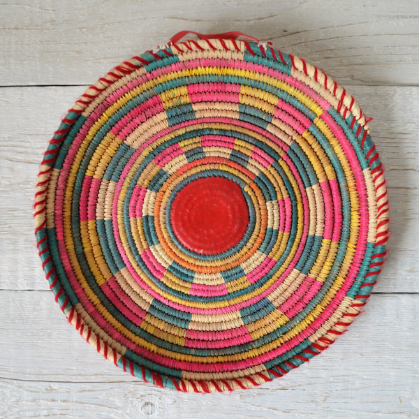 Vintage style straw round basket