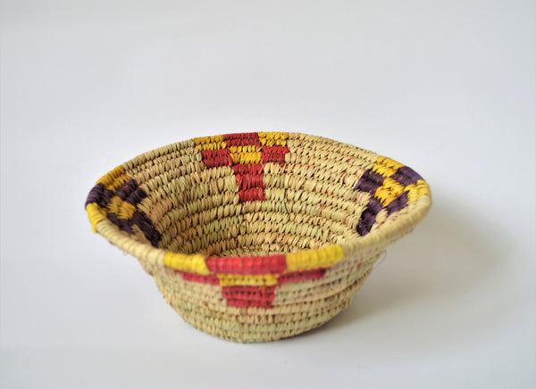 Woven fruit bowl, Traditional straw bowl
