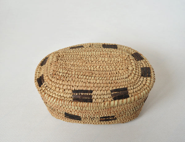 Shalateen treasury box palm straw and leather