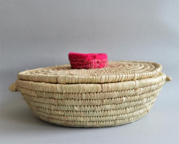 Round woven wicker basket - Sewing