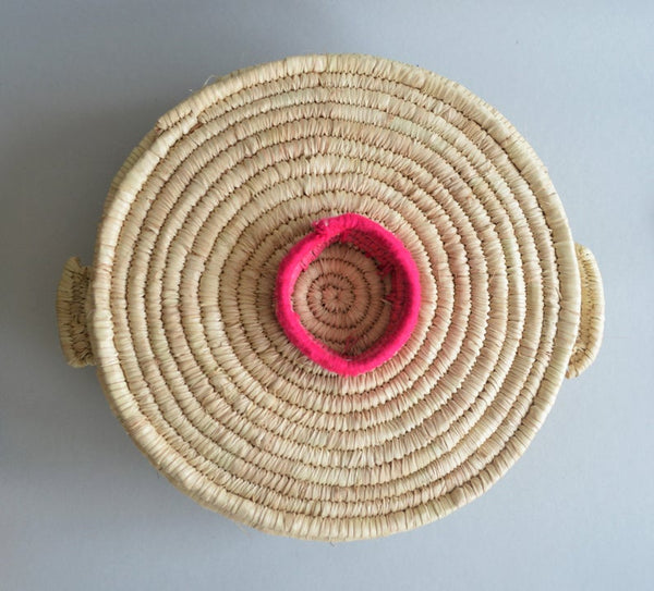 Round woven wicker basket - Sewing